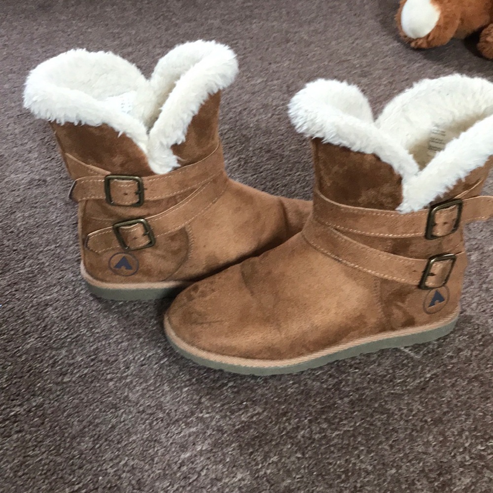 Girls Air walk boots
